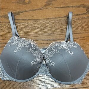 Victoria’s Secret Elegant Gray Embroidered Bra